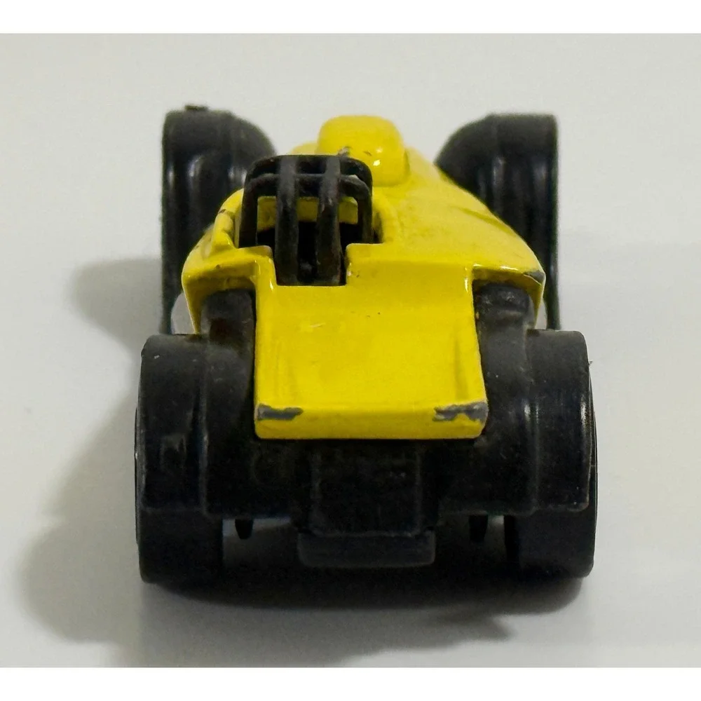 Hot‎ Wheels Modified Racer Toy Car 1/64 Yellow Black 2002 Mattel Vintage Style
